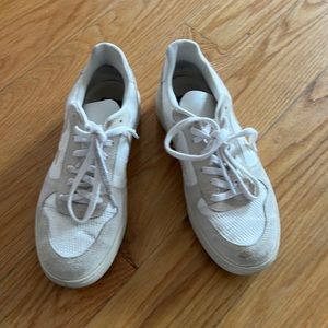 Veja V-10 Mixed Leather Low Top Sneakers